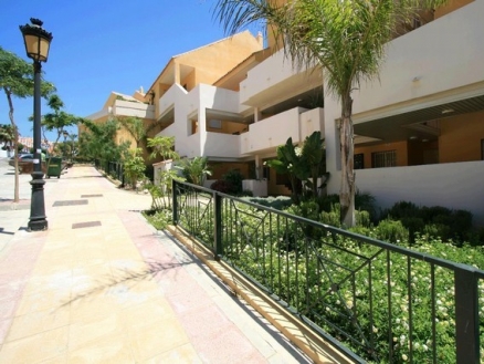 Estepona property: Apartment with 2 bedroom in Estepona, Spain 214549
