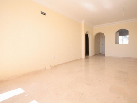 Estepona property: Apartment for sale in Estepona, Malaga 214549