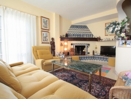 Aloha property: Apartment for sale in Aloha, Spain 214574