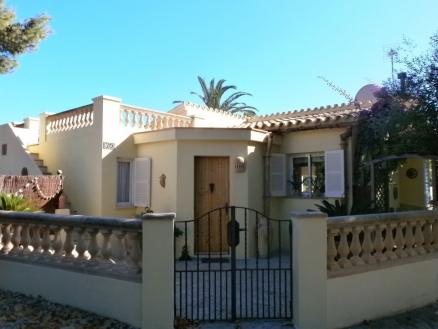 Villa for sale in town 214596