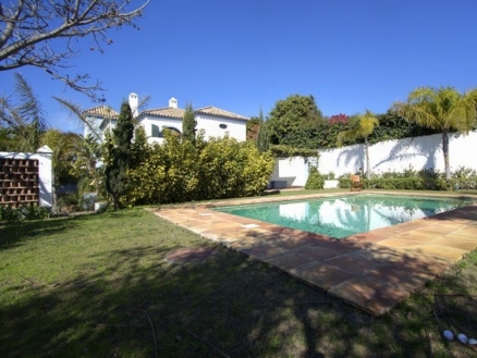 Villa for sale in town, Spain 214604