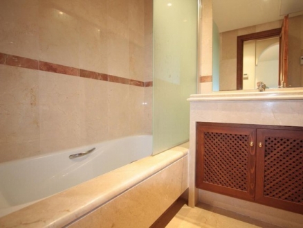 Las Chapas De Marbella property: Apartment for sale in Las Chapas De Marbella, Malaga 214609