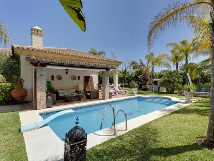Nueva Andalucia property: Malaga Villa 214647