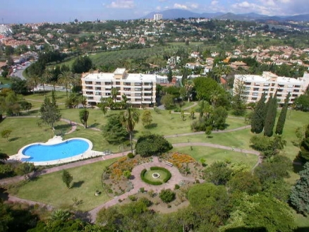 Aloha property: Apartment for sale in Aloha, Malaga 214650