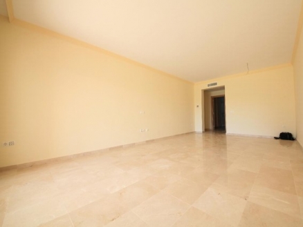 New Golden Mile property: Apartment for sale in New Golden Mile, Malaga 214662