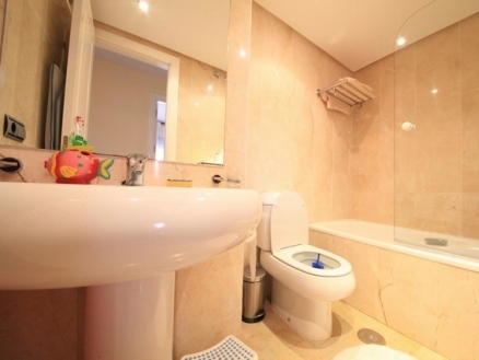 Apartment with 4 bedroom in town 214665