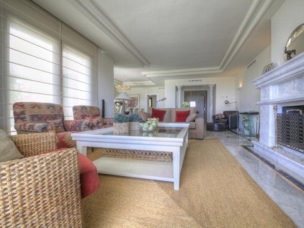 Apartment with 3 bedroom in town 214667