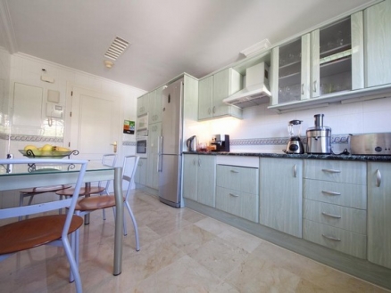 town Apartment 214678