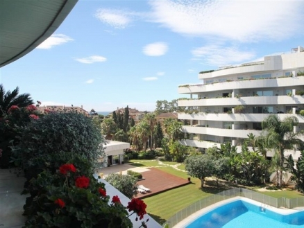 Puerto Banus property: Apartment for sale in Puerto Banus, Spain 214731
