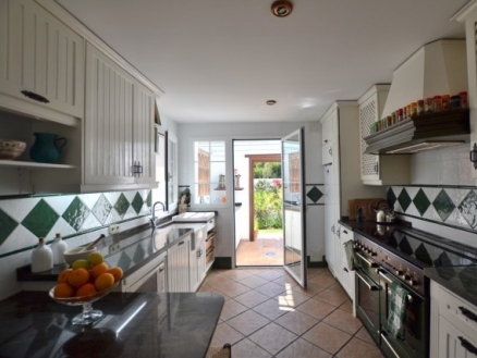 Benahavis property: Villa in Malaga for sale 214735
