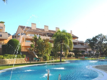 Elviria property: Apartment for sale in Elviria 214758