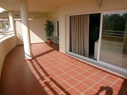 Apartment with 3 bedroom in town 214787