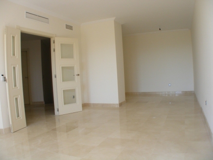 Estepona property: Apartment for sale in Estepona, Malaga 214851