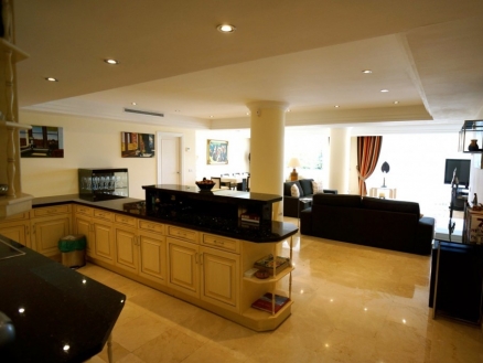 New Golden Mile property: Apartment with 4 bedroom in New Golden Mile, Spain 214900