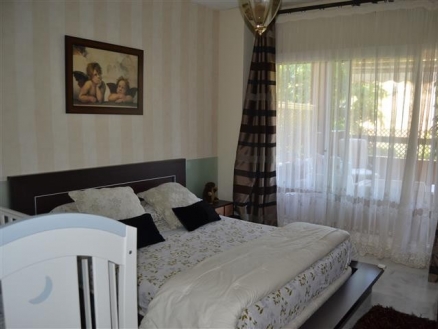 town Apartment 214956