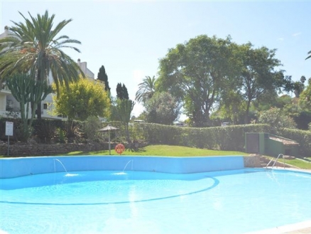 Estepona property: Apartment with 2 bedroom in Estepona 214972