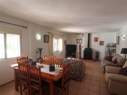 Estepona property: Villa with 3 bedroom in Estepona 214976