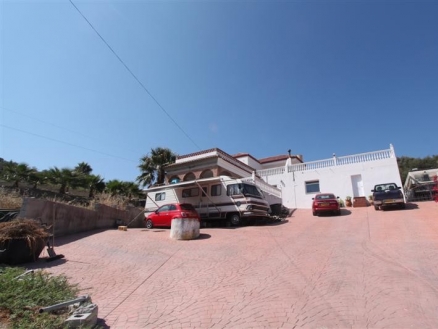 Villa for sale in town 214981