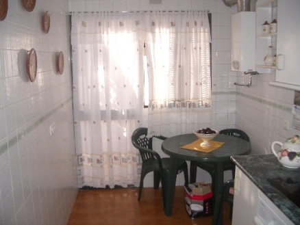 Townhome with 4 bedroom in town 214985