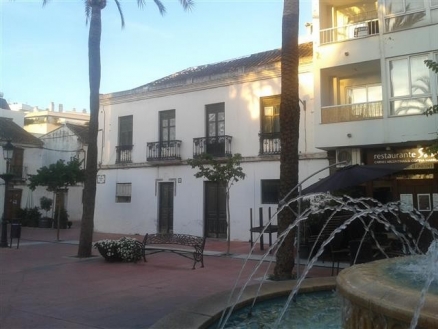Estepona property: Land with bedroom in Estepona 214992
