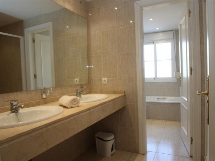 town Townhome 214995