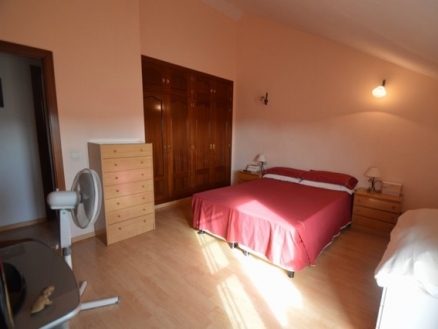 Los Pacos property: Los Pacos Apartment 214997