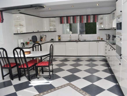 Las Brisas property: Villa for sale in Las Brisas, Malaga 215018