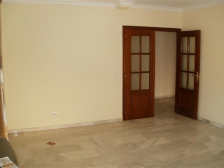 Estepona property: Apartment with 3 bedroom in Estepona 215034