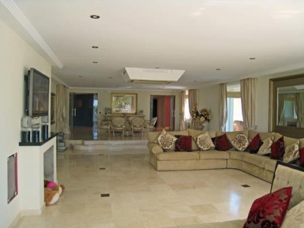 Elviria property: Villa with 4 bedroom in Elviria 215039