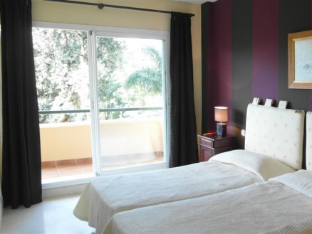 Elviria property: Apartment with 2 bedroom in Elviria 215041