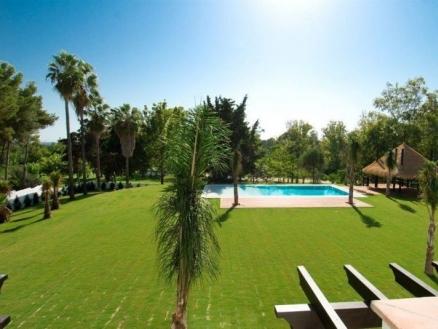 Villa for sale in town, Malaga 215121