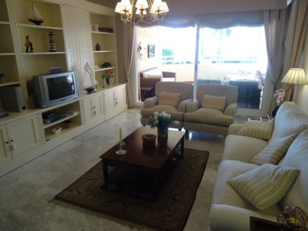 town Apartment 215130