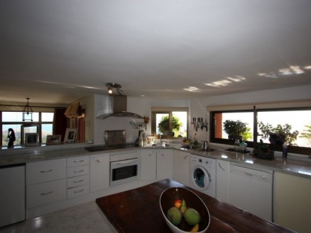 Apartment with 3 bedroom in town, Spain 215149