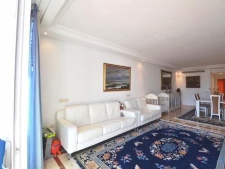 Puerto Banus property: Apartment with 2 bedroom in Puerto Banus, Spain 215155