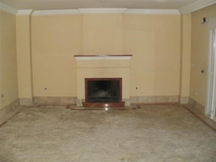Townhome with 5 bedroom in town 215176