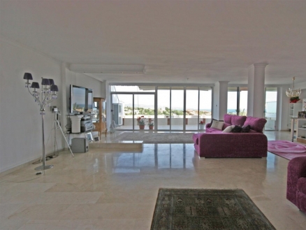 Nueva Andalucia property: Apartment with 3 bedroom in Nueva Andalucia, Spain 215183