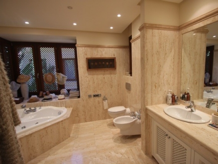 Los Monteros property: Apartment in Malaga for sale 215186