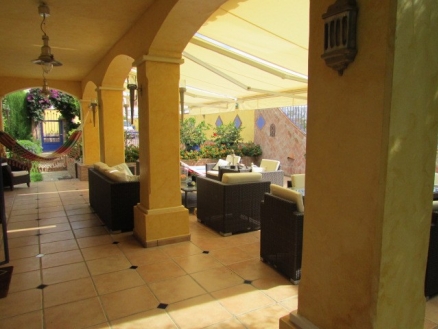 Villa with 6 bedroom in town 215192