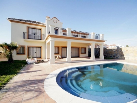 Estepona property: Villa for sale in Estepona 215202