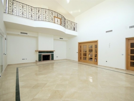 Estepona property: Villa for sale in Estepona, Spain 215202