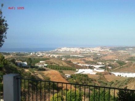 Villa for sale in town 215219