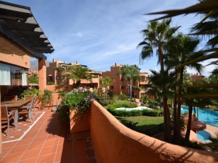 Puerto Banus property: Apartment with 3 bedroom in Puerto Banus 215222