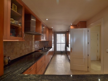 Puerto Banus property: Apartment in Malaga for sale 215222