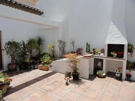 Estepona property: Townhome with 5 bedroom in Estepona, Spain 215233