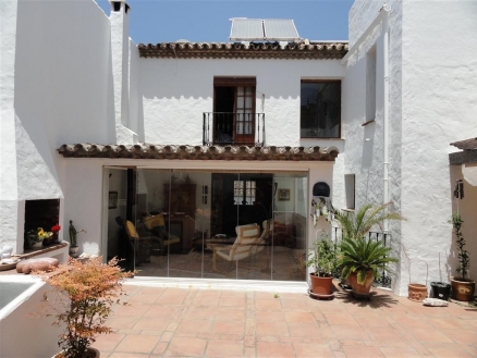 Estepona property: Townhome for sale in Estepona, Malaga 215233