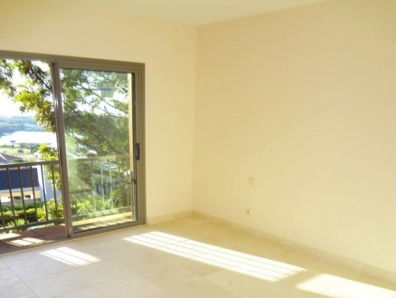 Benahavis property: Apartment in Malaga for sale 215234