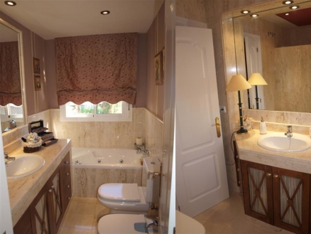 Coin property: Malaga property | 3 bedroom Villa 215235
