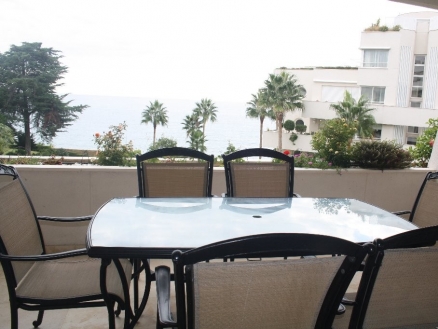 Estepona property: Apartment with 3 bedroom in Estepona 215248