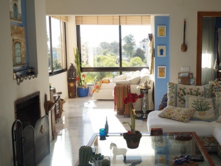 Nueva Andalucia property: Apartment with 3 bedroom in Nueva Andalucia, Spain 215271