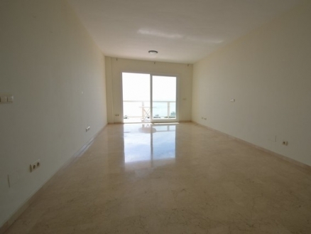 Fuengirola property: Apartment for sale in Fuengirola, Malaga 215288